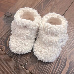 UGG baby Bixbee booties size 2/3